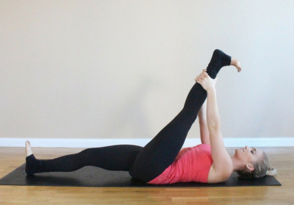 Bật mí 5 bài tập yoga cho bệnh viêm khớp hiệu quả và an toàn-2